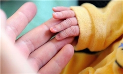 تولد نخستین نوزادان زوج‌های نابارور کم بضاعت در مناطق محروم