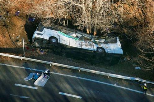 واژگونی مرگبار اتوبوس در جاده‌ کوهستانی/ 14 نفر کشته شدند
