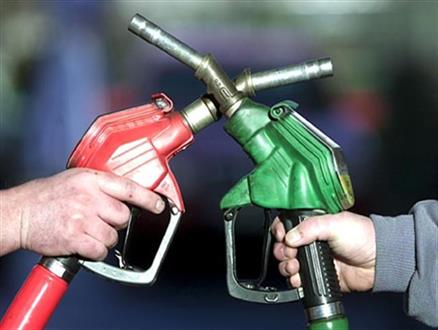 در پی افت جهانی قیمت نفت/ بنزین در ایران گران تر از قیمت جهانی به فروش خواهد رفت؟