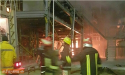 آتش سوزی جرئی در پتروشیمی انتخاب به دلیل اتصالی برق