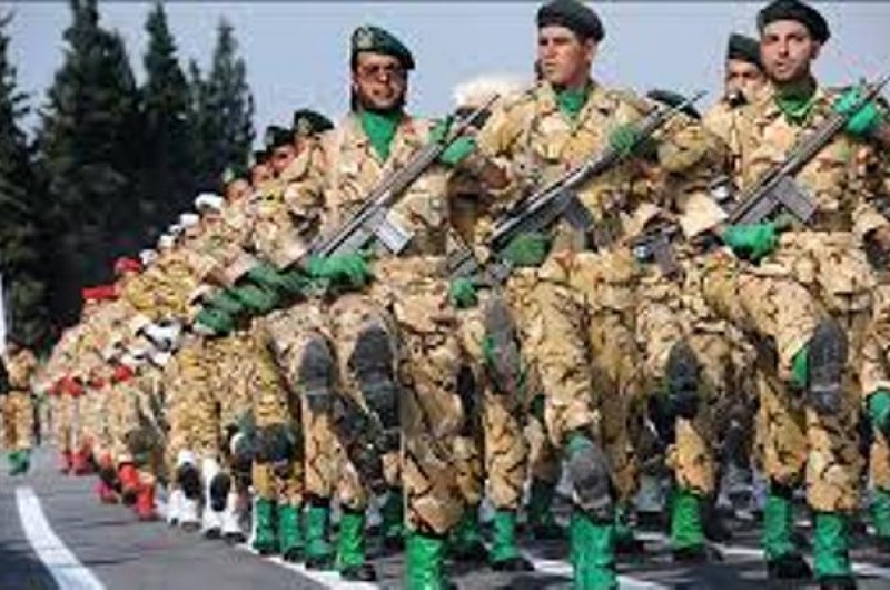 فتو نیوز/ امنیت ایران را مدیون نیروهای نظامی وامنیتی هستیم