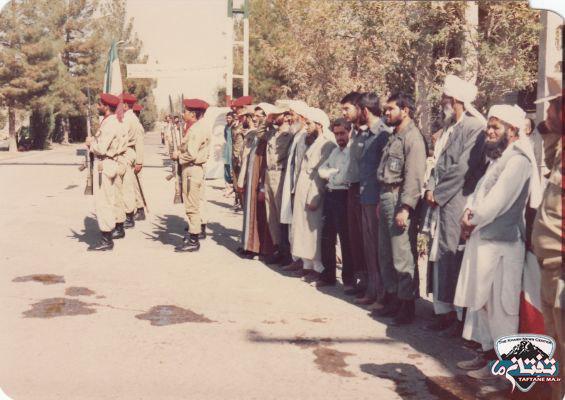 تصاویر کمتر دیده شده از راهپیمایی مردم شهرستان خاش در اوایل پیروزی انقلاب اسلامی