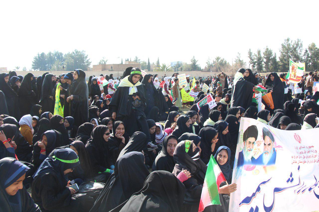 گزارش تصویری/ حضور گسترده و دشمن شکن مردم شهرستان خاش در راهپیمایی 22 بهمن