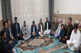 مدیرکل آموزش‌وپرورش سیستان و بلوچستان با حضور در منزل دانش‌آموز خاشی علی یارمحمدزهی از وی عیادت و دلجویی کرد.