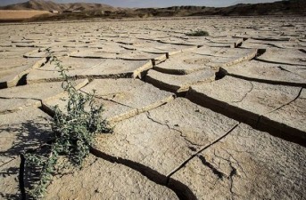 مشكل قطعي آب پشت سد کمبود اعتبار/ جولان تانکرهای آبرسان در شهرستان خاش