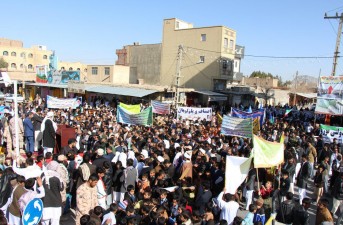 عدم حضور فرماندار و برخي از مديران خاش در راهپيمايي محكوميت اغتشاش‌گران چه توجیهی می‌تواند داشته باشد؟!