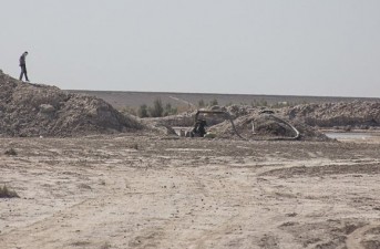 مرزنشینان جنوب شرق كشور زير سايه سنگين  بي مهري/ بلاتکلیفی و سرگردانی کشاورزان خاشی در لابلای سردرگمی مسئولان